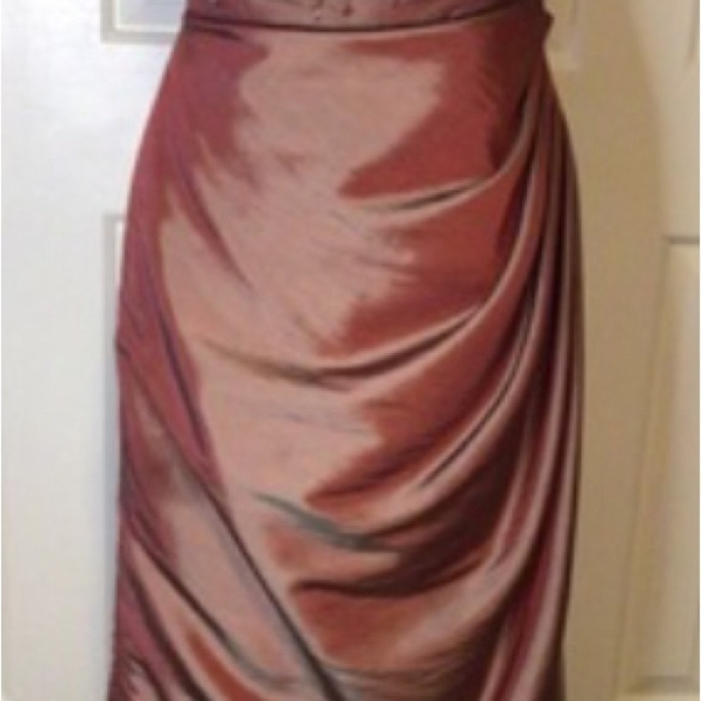 Gown - Picture 2 of 7
